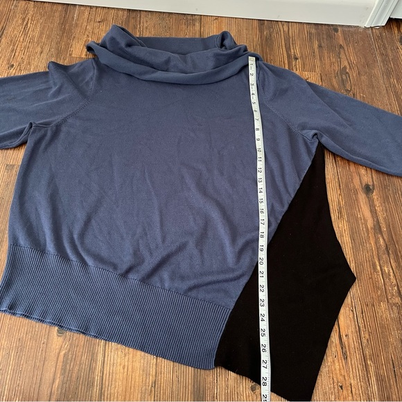 Linda Matthews Cowl Neck Asymmetrical Hem Color Block Sweater - Picture 2 of 9